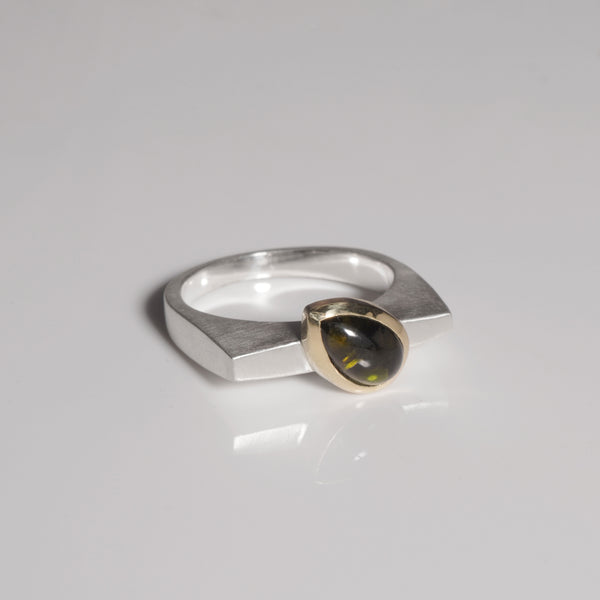 Sculpted gold-set tourmaline ring