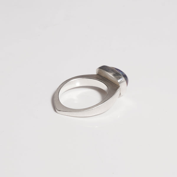 Sculpted tanzanite ring