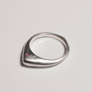 sterling silver pointy ring with pink sapphire and diamonds